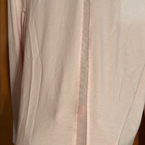 NWT Joe Fresh Women's Pink V-Neck Top size medium - Picture 3 of 10